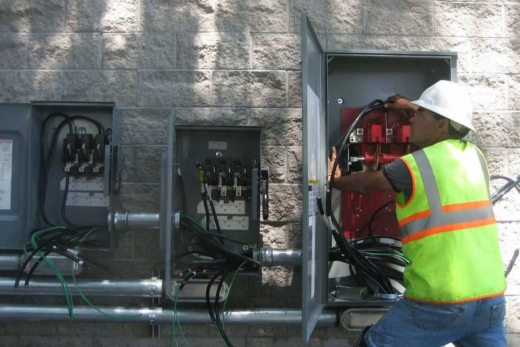 Elk Grove electrician